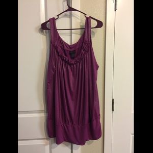 Shiny sleeveless shirt